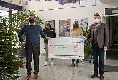 Presentation of the donation check to Lebenshilfe Worms